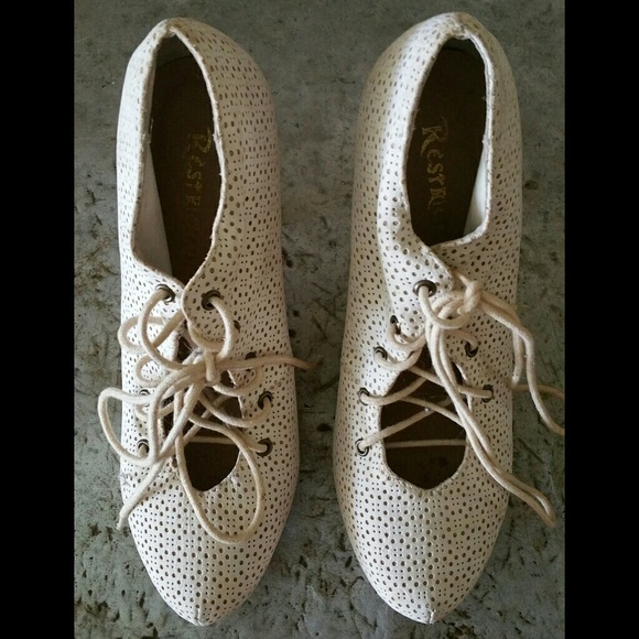 Restricted ivory lace-up heels 7.5 EUC - Picture 5 of 6